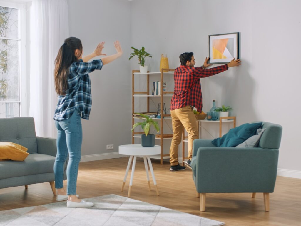 Hang Pictures